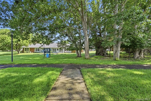 176 Ventry Court A, Ridge, NY 11961