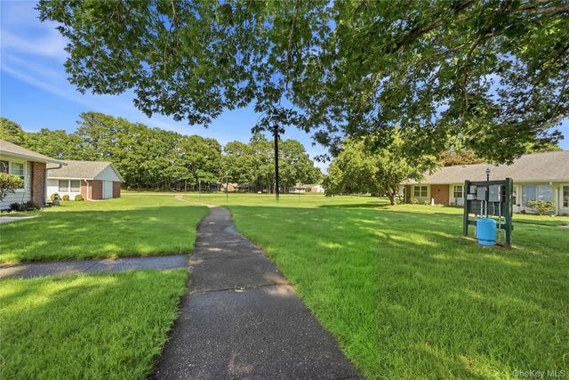 176 Ventry Court A, Ridge, NY 11961