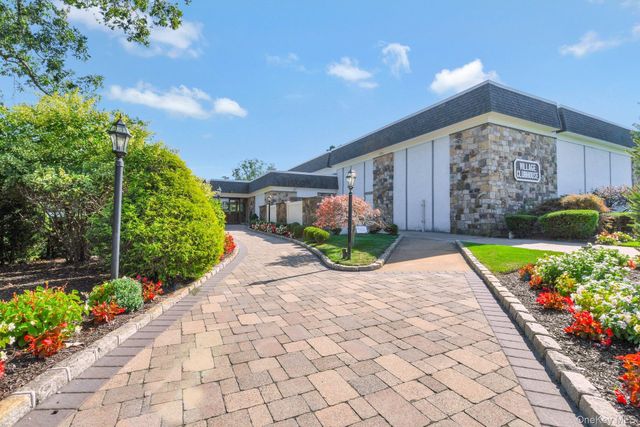 176 Ventry Court A, Ridge, NY 11961