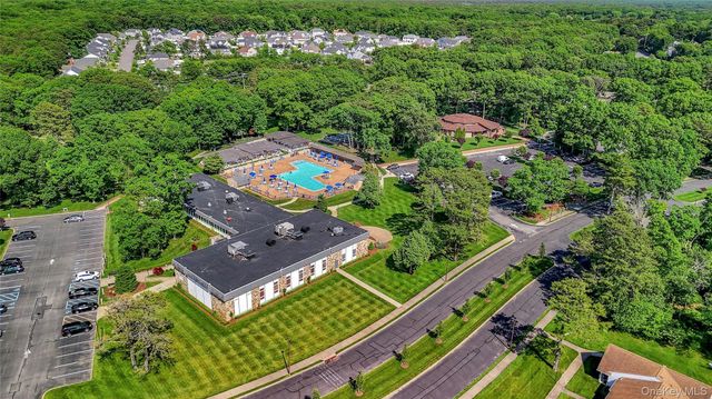 176 Ventry Court A, Ridge, NY 11961