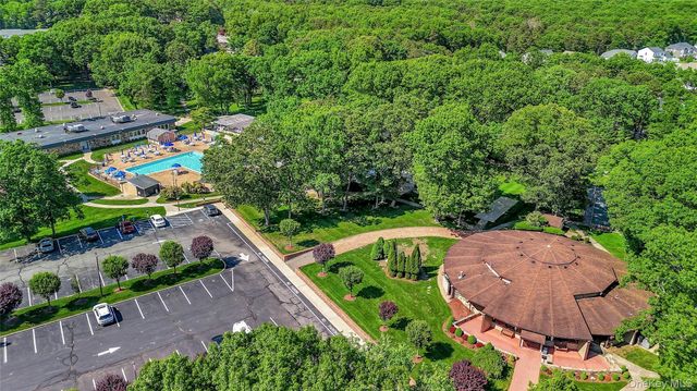 176 Ventry Court A, Ridge, NY 11961