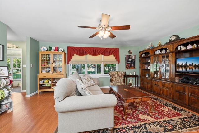 176 Ventry Court A, Ridge, NY 11961
