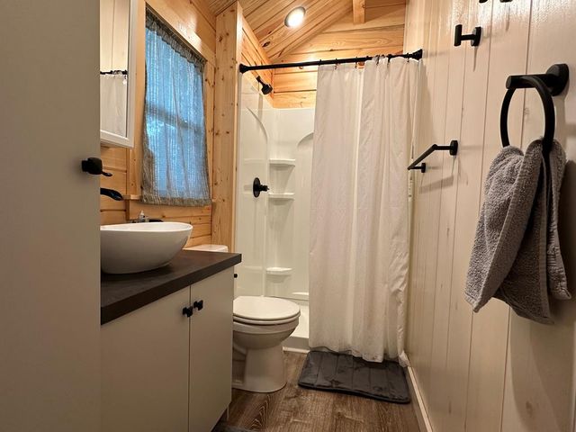 721 Holly Point Drive, Murphy, NC 28906