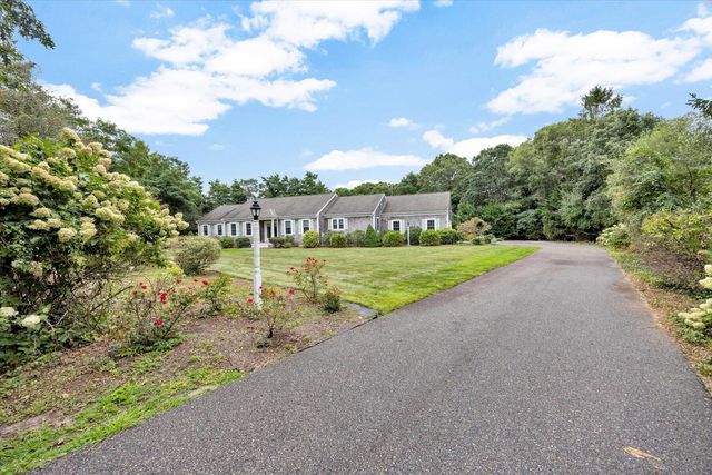 15 Red Cedar Circle, East Falmouth, MA 02536