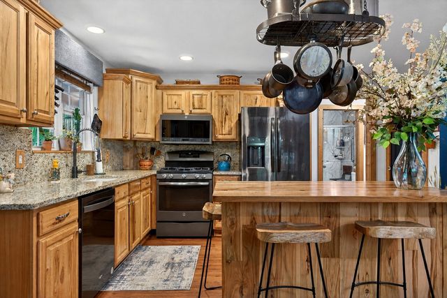 155 Wildwood Rd, Smithville, TN 37166