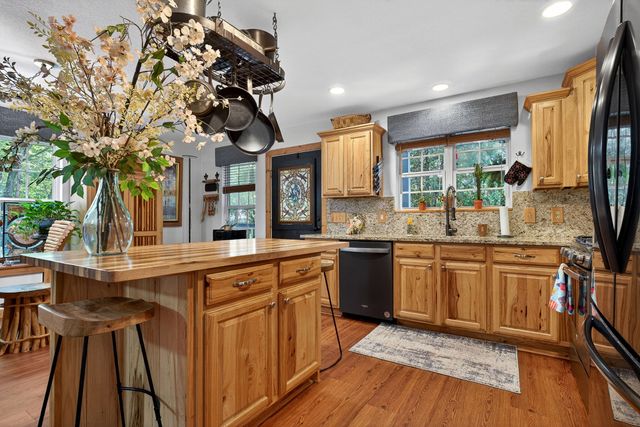 155 Wildwood Rd, Smithville, TN 37166