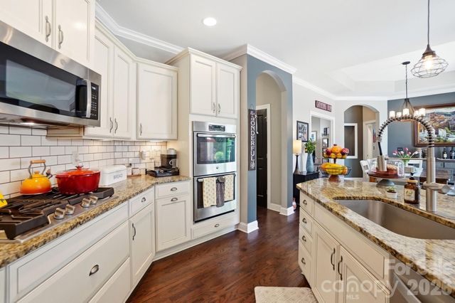 1100 Avalon Place, Matthews, NC 28104