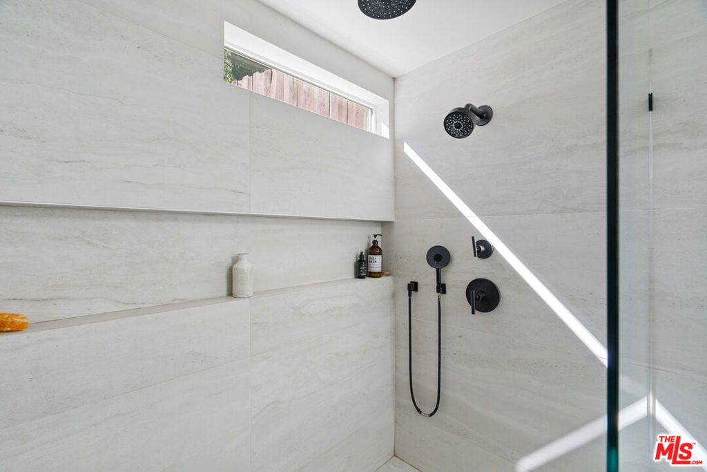 Image 19 of property listing at 20402 Paradise Lane, Topanga, CA 90290