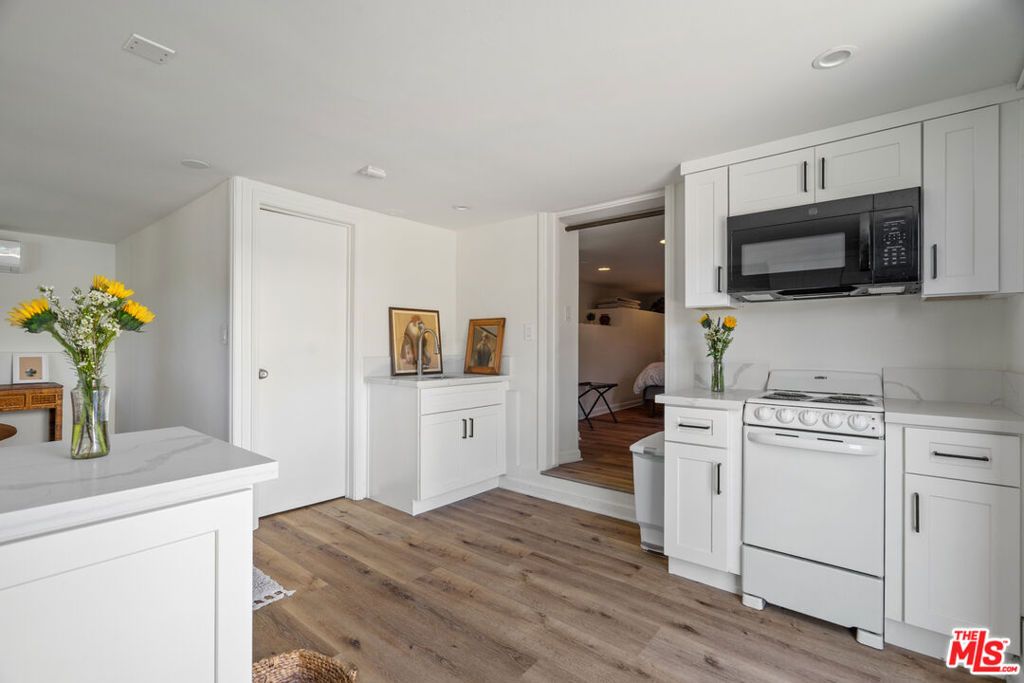 Image 32 of property listing at 20402 Paradise Lane, Topanga, CA 90290