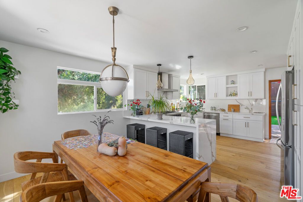 Image 6 of property listing at 20402 Paradise Lane, Topanga, CA 90290