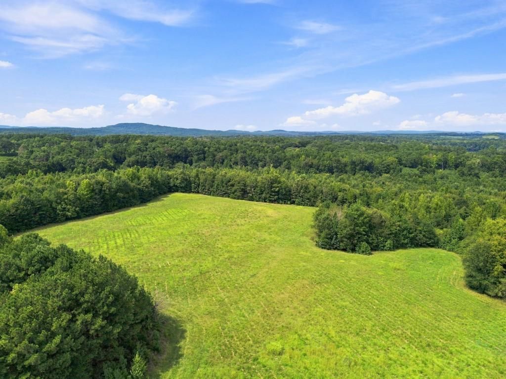 Image 5 of property listing at 409 Peeples Road SE, Rome, GA 30104