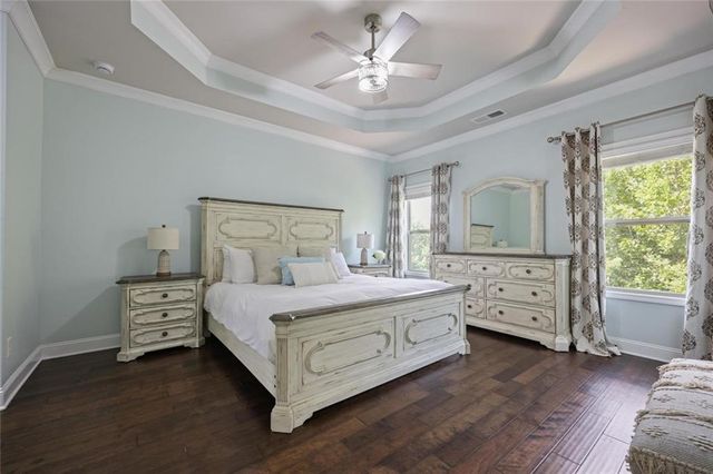 1016 Township Square, Alpharetta, GA 30022