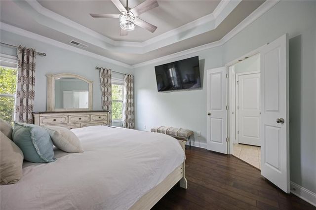 1016 Township Square, Alpharetta, GA 30022