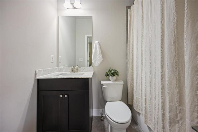 1016 Township Square, Alpharetta, GA 30022