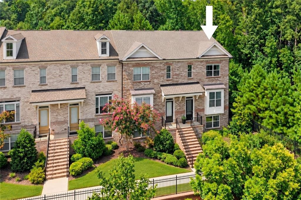 1016 Township Square, Alpharetta, GA 30022