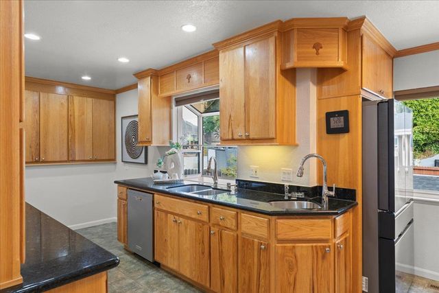 2204 170th Avenue, Castro Valley, CA 94546