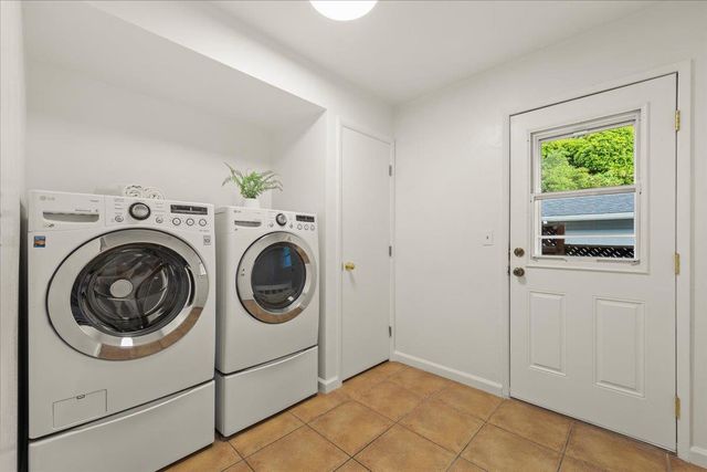 2204 170th Avenue, Castro Valley, CA 94546