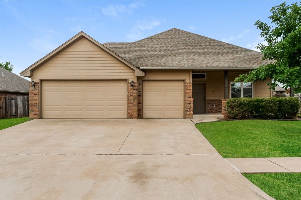 11308 NW 103rd Street, Yukon, OK 73099