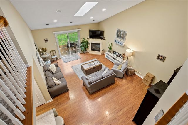 1009 Trail Side Ct, Penn Twp, PA 15644