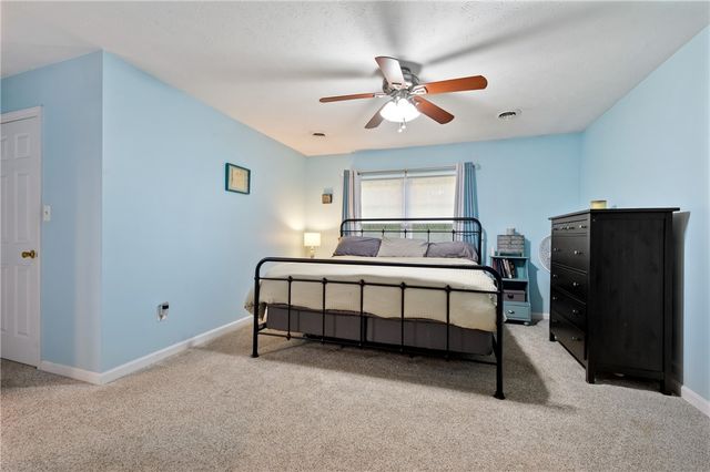 1009 Trail Side Ct, Penn Twp, PA 15644