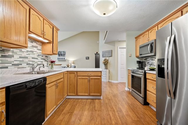 1009 Trail Side Ct, Penn Twp, PA 15644