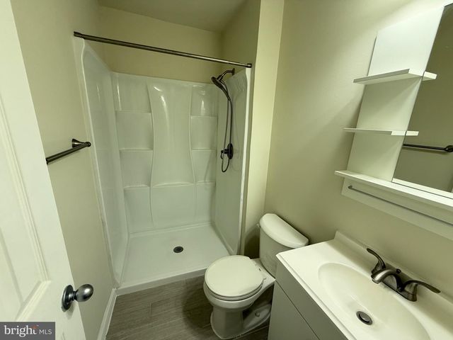 6427 OLD SCOTTS CT, Springfield, VA 22152