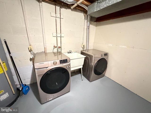 6427 OLD SCOTTS CT, Springfield, VA 22152