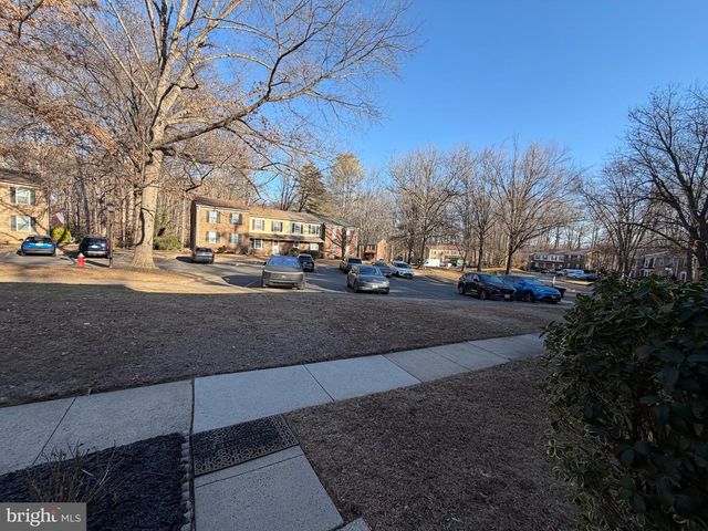 6427 OLD SCOTTS CT, Springfield, VA 22152