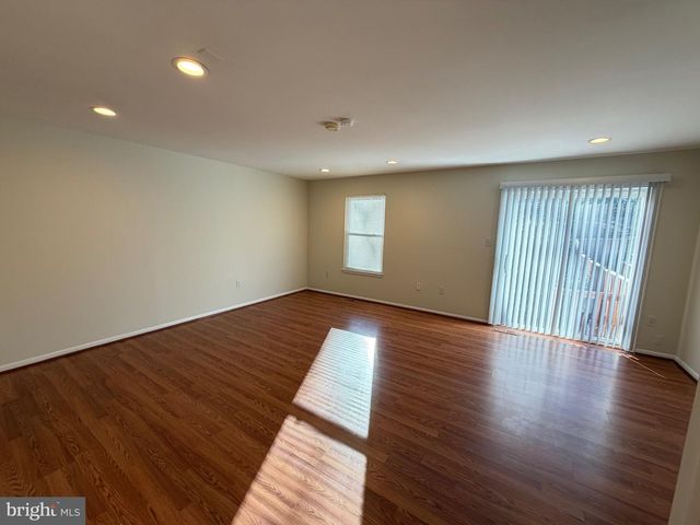 6427 OLD SCOTTS CT, Springfield, VA 22152