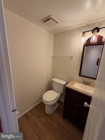 6427 OLD SCOTTS CT, Springfield, VA 22152