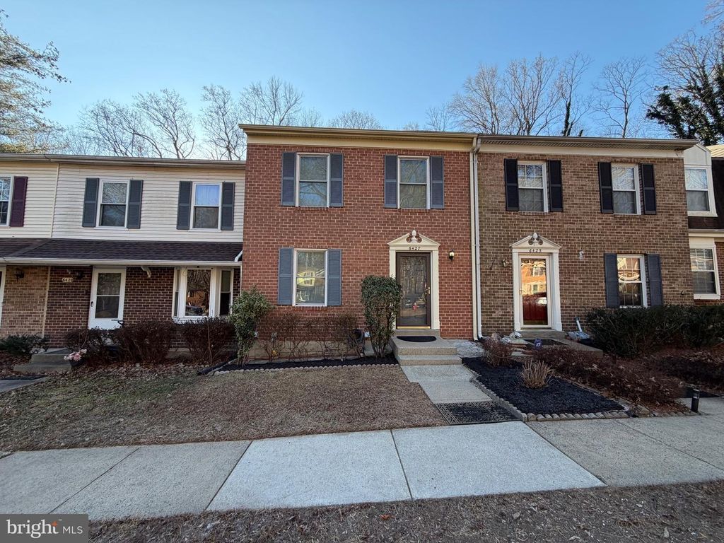6427 OLD SCOTTS CT, Springfield, VA 22152