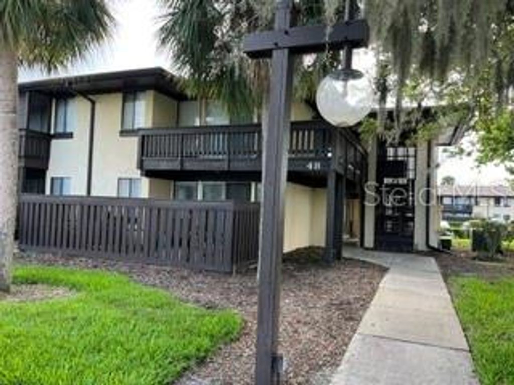 48 CLUB HOUSE DRIVE 105, Palm Coast, FL 32137