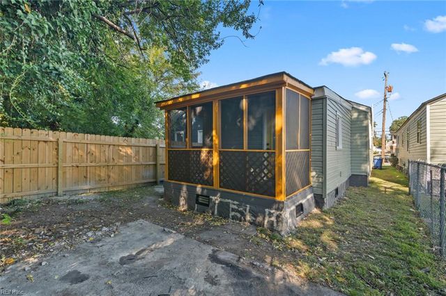 2207 Marshall AVE, Newport News, VA 23607