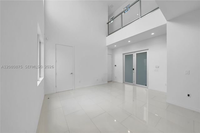 3253 Mcdonald St 3253, Miami, FL 33133