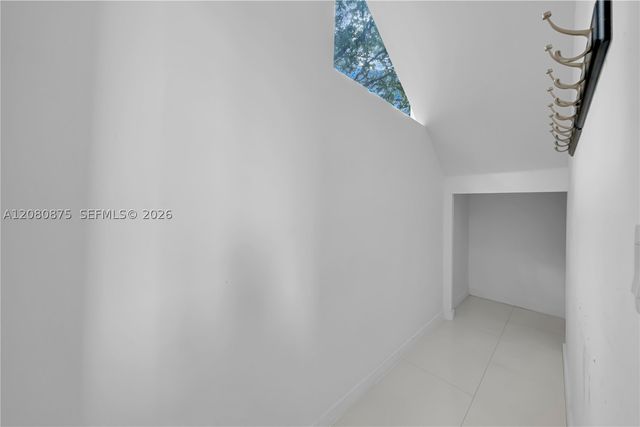 3253 Mcdonald St 3253, Miami, FL 33133