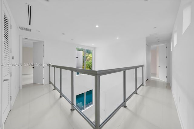 3253 Mcdonald St 3253, Miami, FL 33133