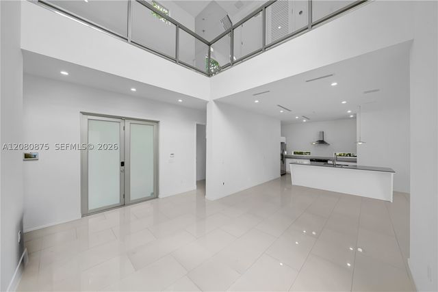 3253 Mcdonald St 3253, Miami, FL 33133