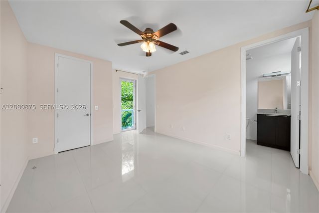 3253 Mcdonald St 3253, Miami, FL 33133
