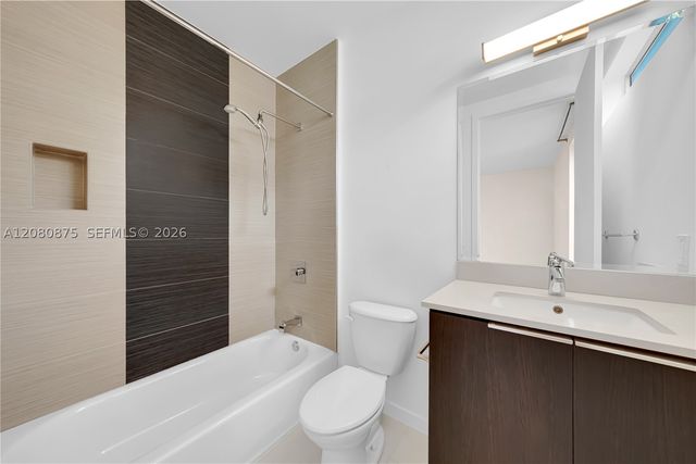 3253 Mcdonald St 3253, Miami, FL 33133
