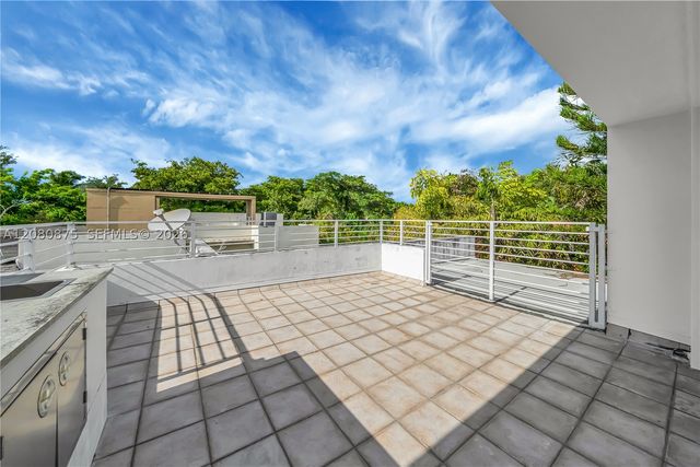 3253 Mcdonald St 3253, Miami, FL 33133