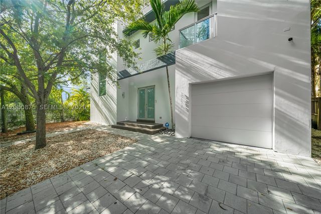 3253 Mcdonald St 3253, Miami, FL 33133