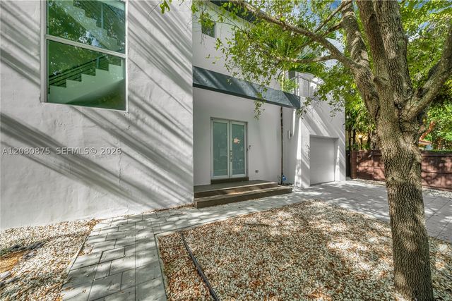 3253 Mcdonald St 3253, Miami, FL 33133