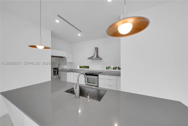 3253 Mcdonald St 3253, Miami, FL 33133