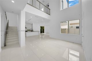 3253 Mcdonald St 3253, Miami, FL 33133