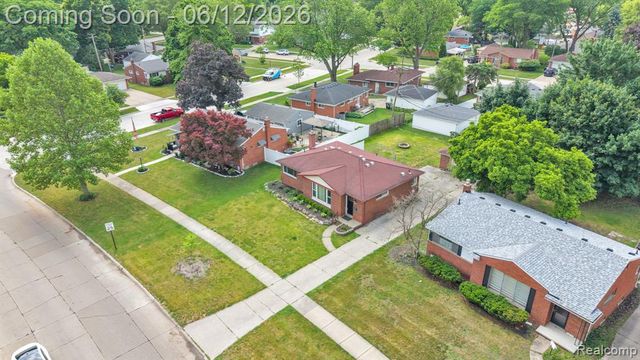 27827 Lyndon Street, Livonia, MI 48154