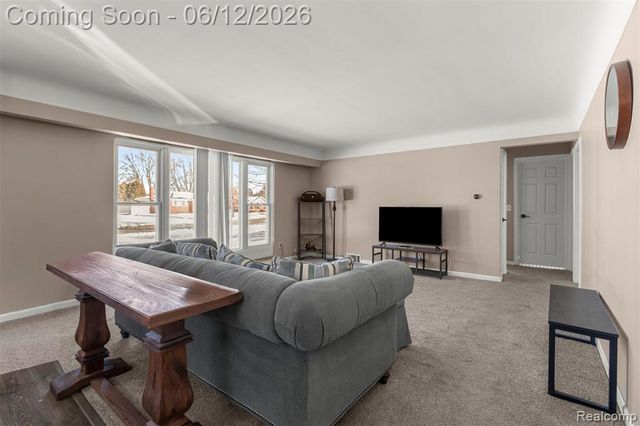 27827 Lyndon Street, Livonia, MI 48154