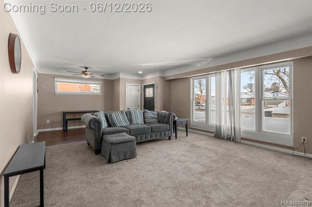 27827 Lyndon Street, Livonia, MI 48154