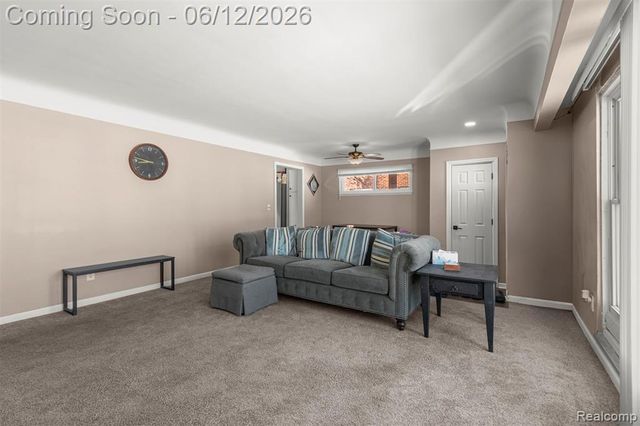 27827 Lyndon Street, Livonia, MI 48154