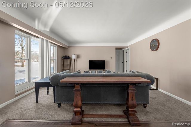 27827 Lyndon Street, Livonia, MI 48154