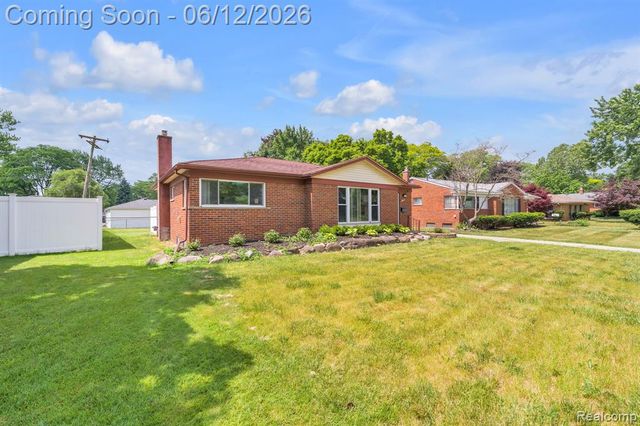 27827 Lyndon Street, Livonia, MI 48154